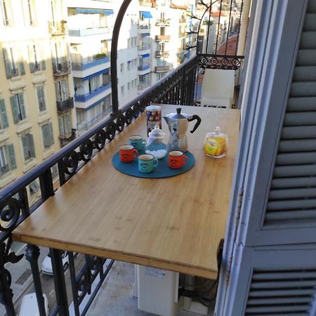 Pretty And Quiet Top Floor 2 Bedroom Flat In The Port Area Of Nice Exterior photo