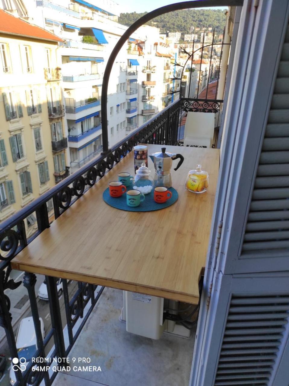 Pretty And Quiet Top Floor 2 Bedroom Flat In The Port Area Of Nice Exterior photo